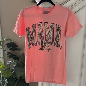 New Simply Southern Camo Mama Short Sleeve T-Shirt Peach Size Small NWT